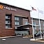 La Quinta Inn & Suites by Wyndham Louisville East