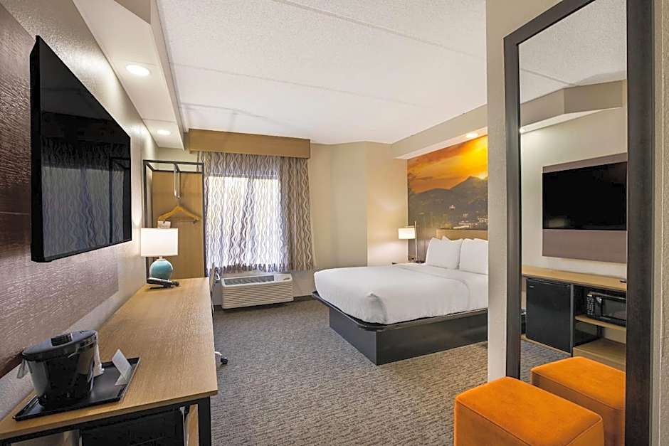 Clarion Pointe Sevierville-Pigeon Forge