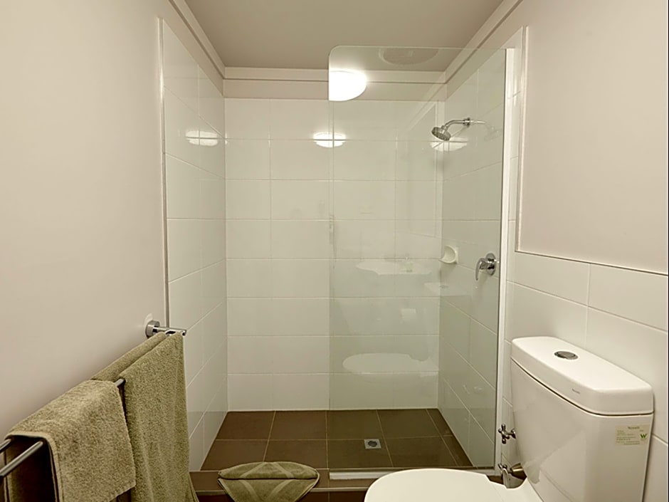 Seasons Hotel Newman