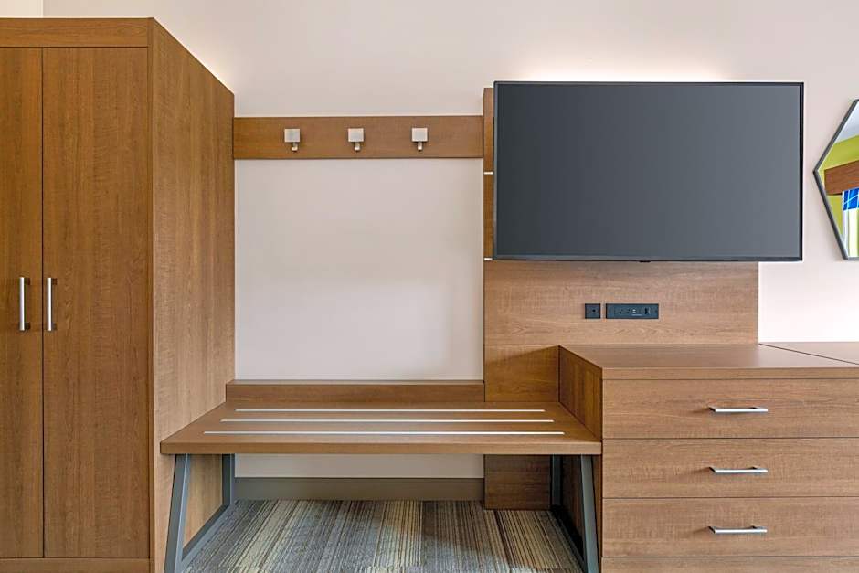 Holiday Inn Express & Suites - Ukiah By IHG