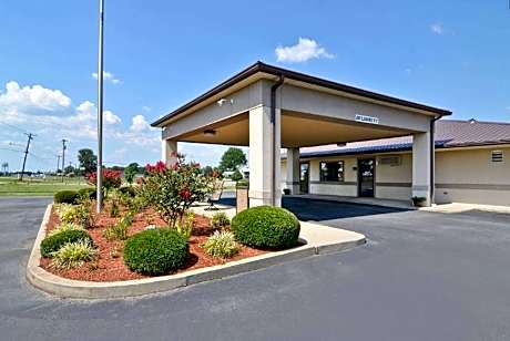 Super 8 by Wyndham McGehee