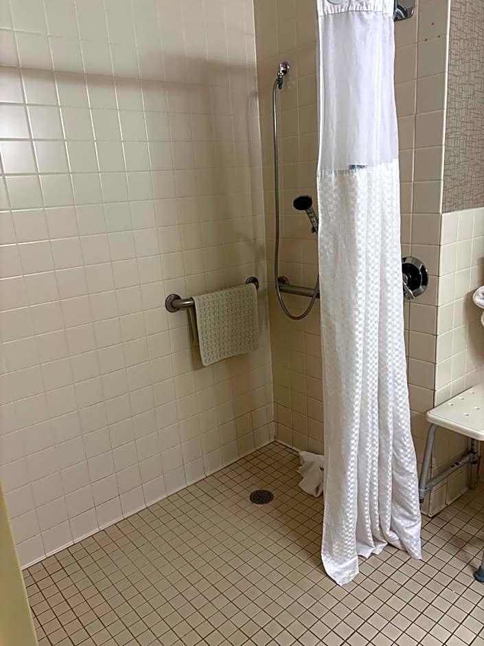 Days Hotel by Wyndham University Ave SE