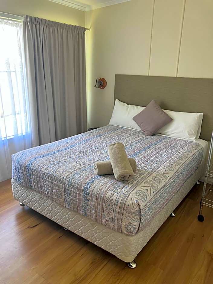 Mitchell Motel & Cabins