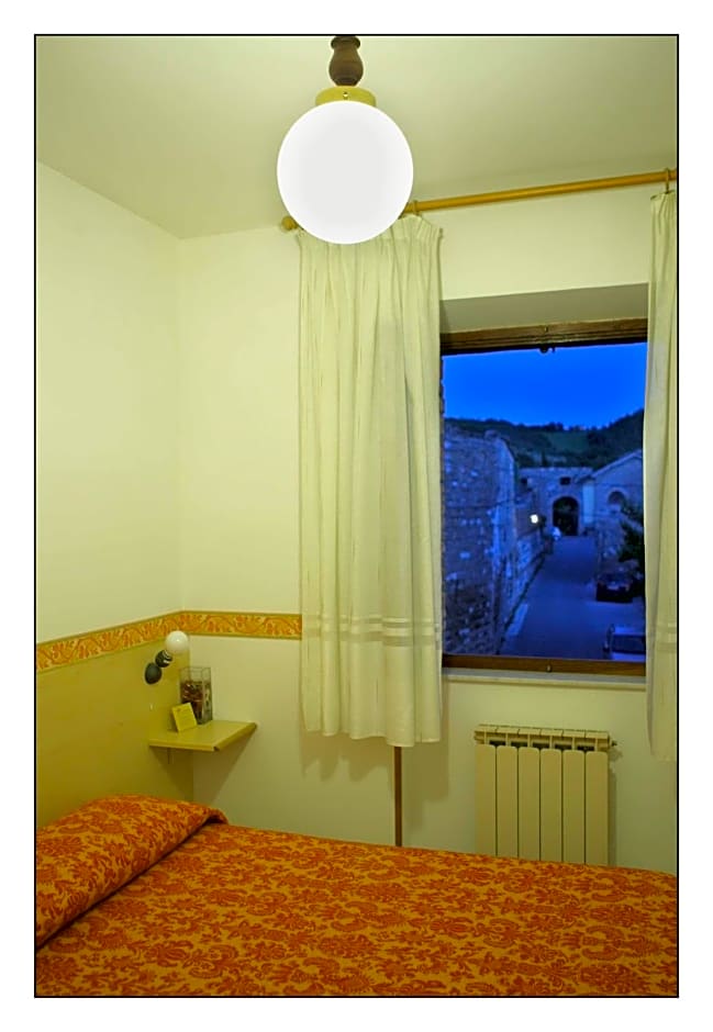 Photo 1 of 19 of Single Room