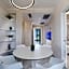 White Suite & Apartments