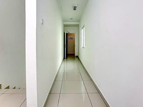 OYO 89677 Sunflower Hotel