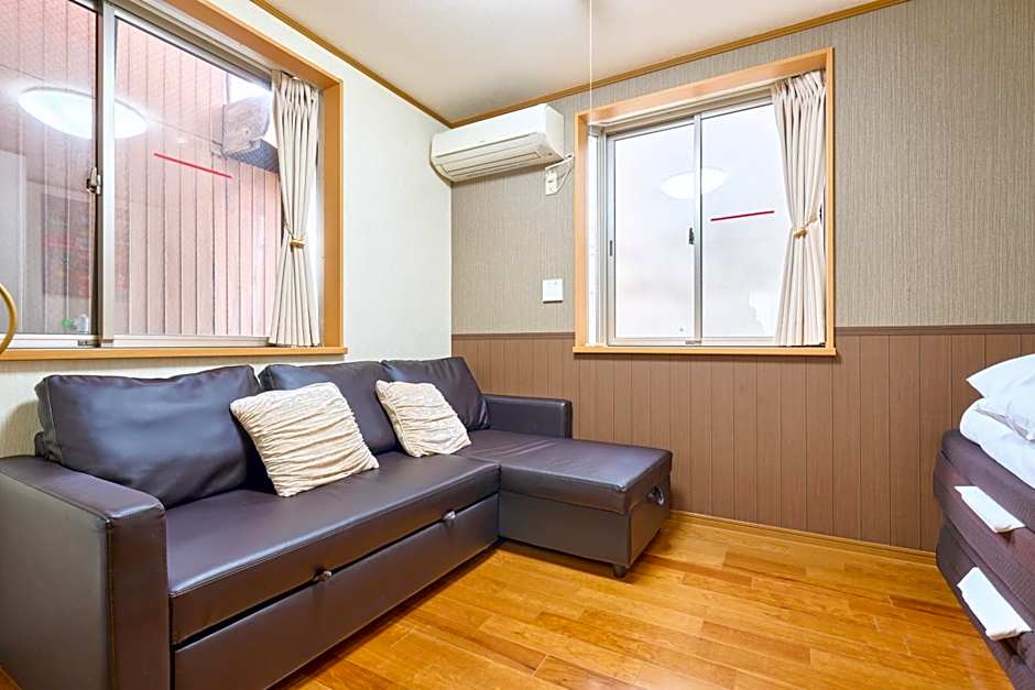 J-2S JR Yamanote Komagome, 3 storey 101sq 4BR, FreePark