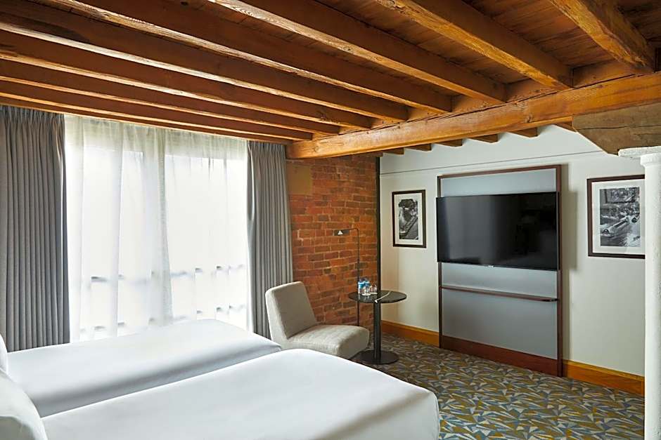 Manchester Marriott Victoria & Albert Hotel