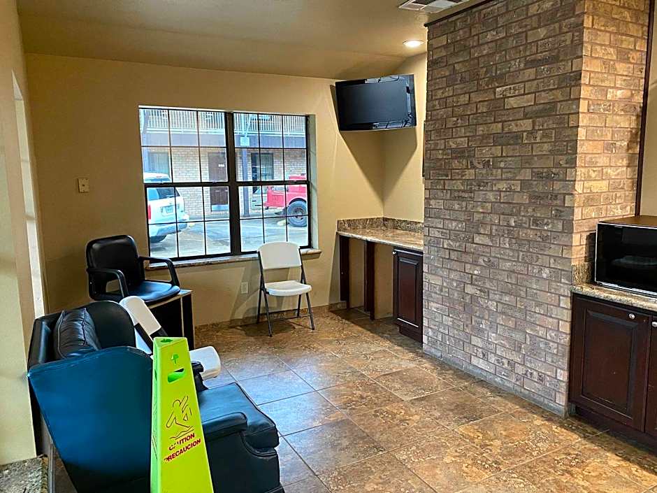 OYO Pinewood Inn & Suites Silsbee