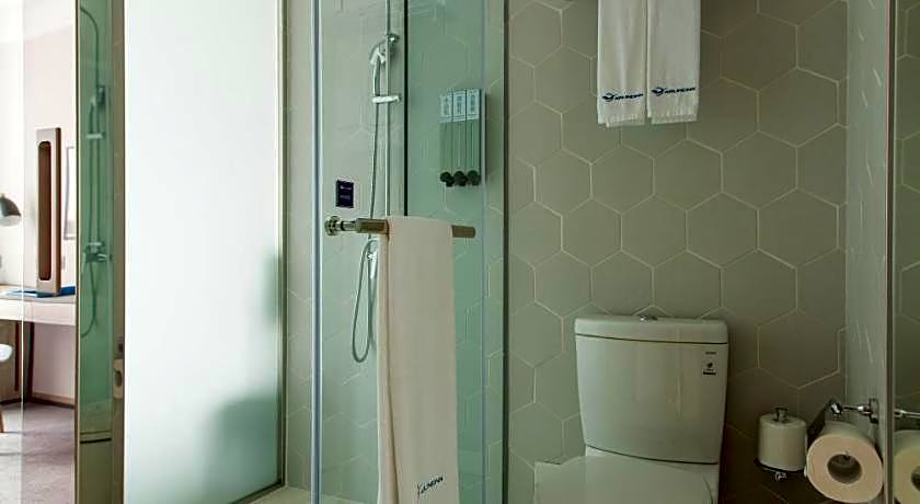 Airline Inn - Kaohsiung Station 