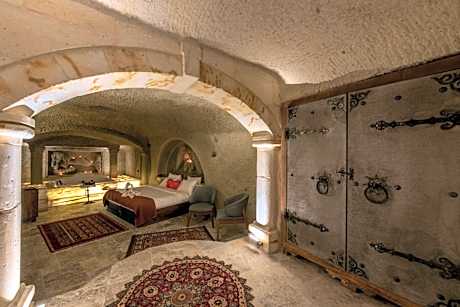 Cave Suite