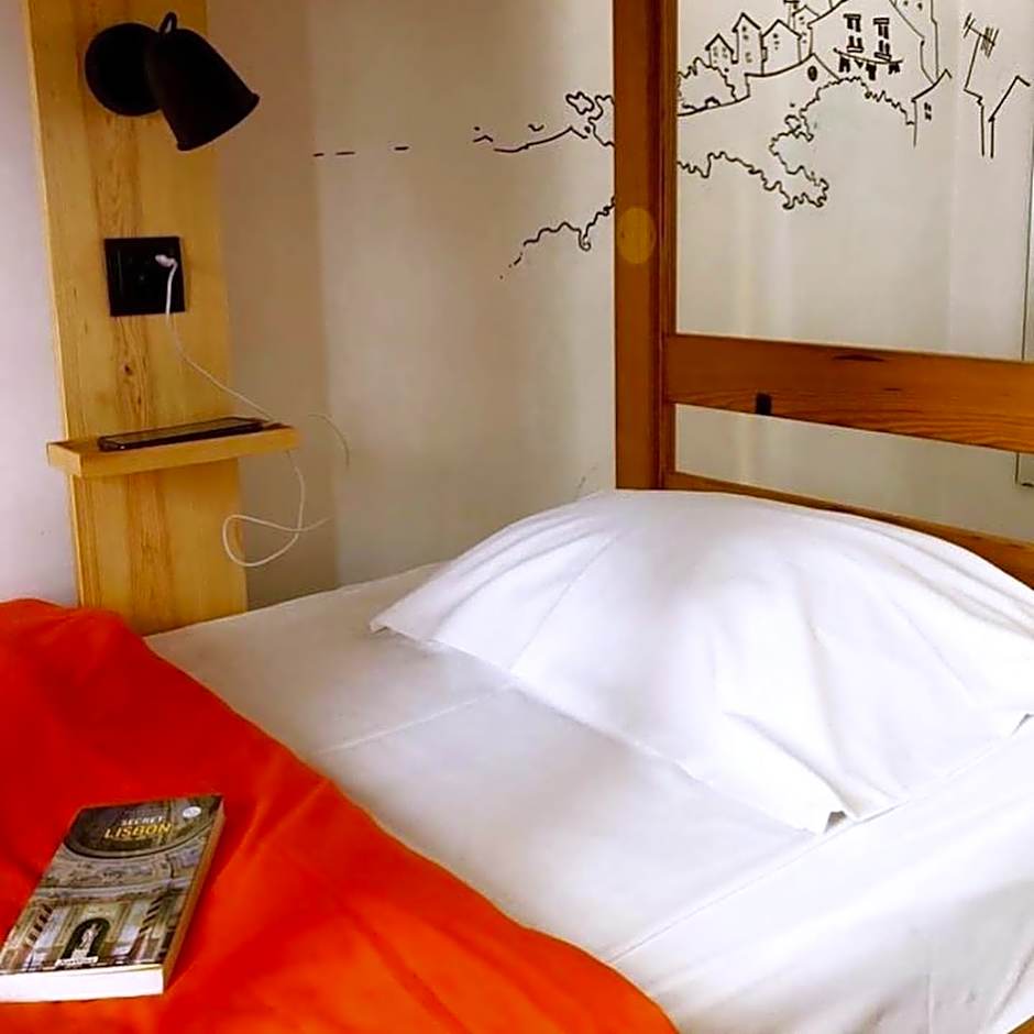 Living Lounge Hostel