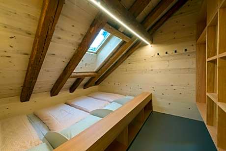 Quadruple Room with Shared Bathroom