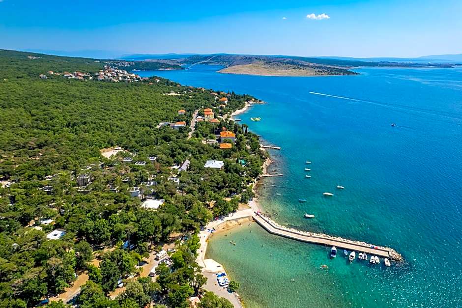 Holiday Homes Oštro