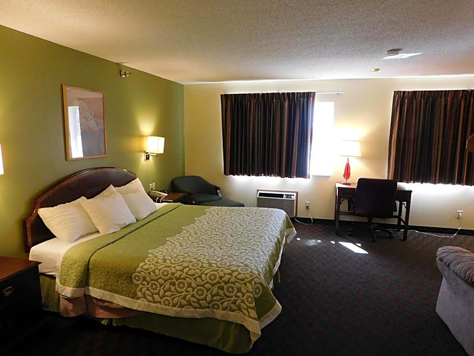 Days Inn by Wyndham Lexington NE