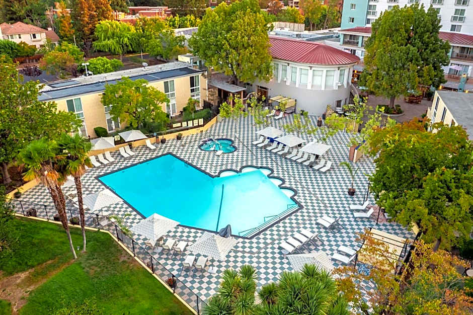 Crowne Plaza Cabana Hotel By IHG