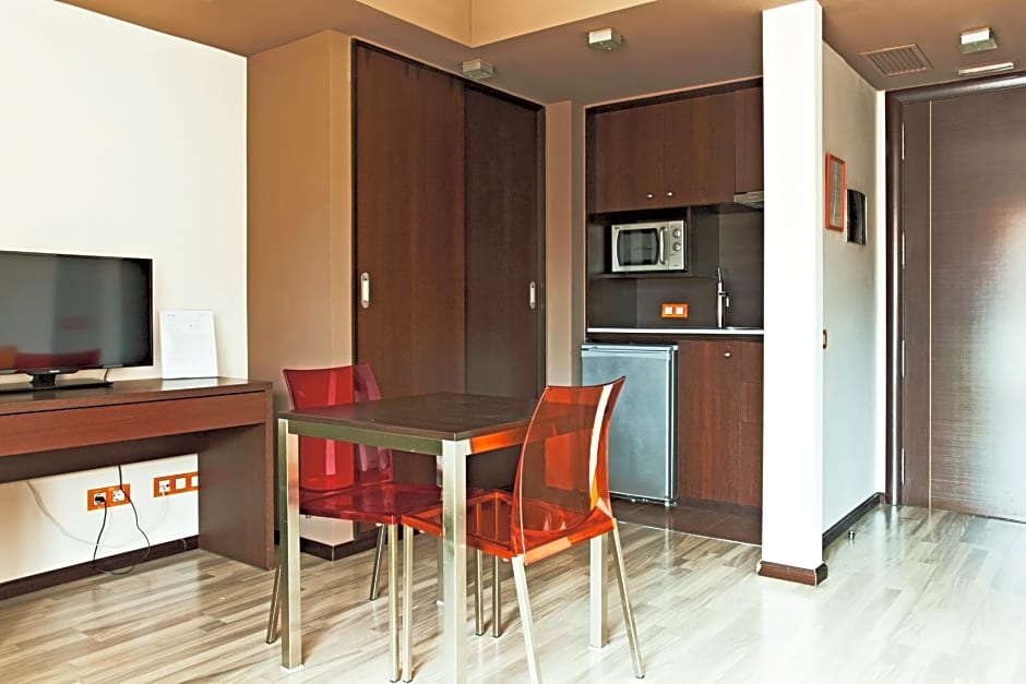 Ginosi Basics Centric Apartel