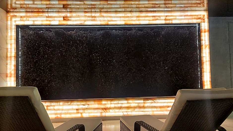 Hotel Lantier & Swimming Pool Zone