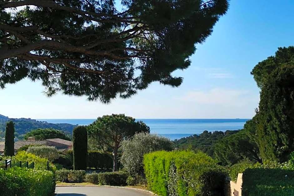 Charmant Mazet Haut de Gigaro, face à la pinède