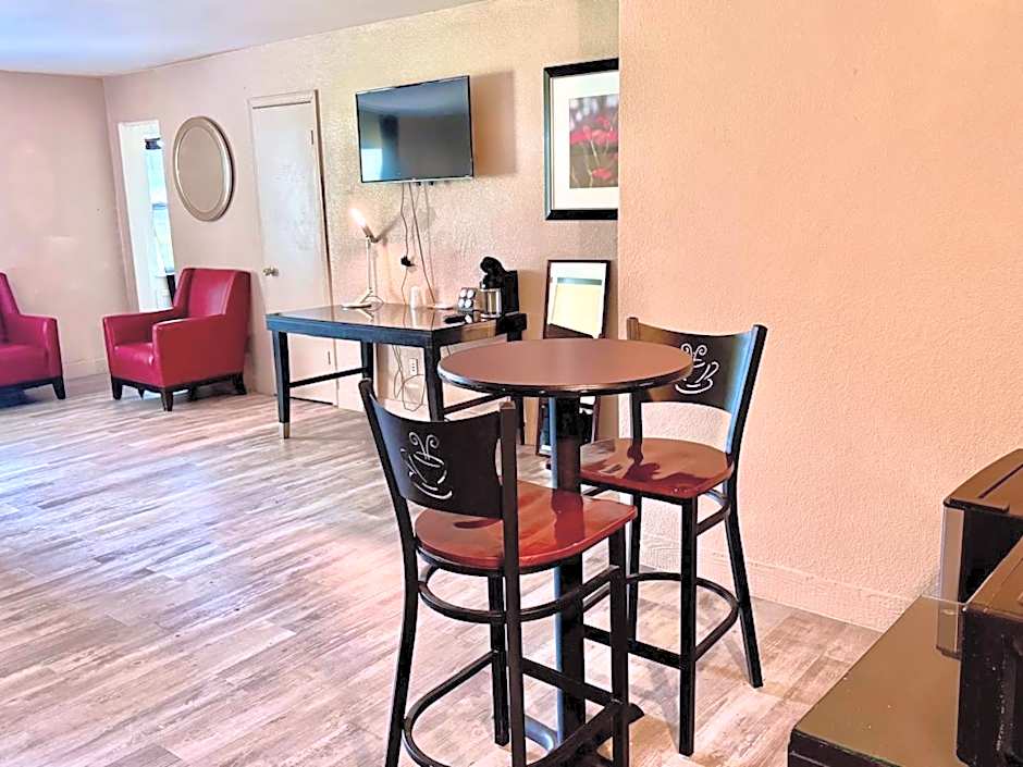 University Inn of Carbondale by Hotel O