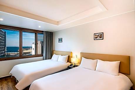 Deluxe Twin Bed