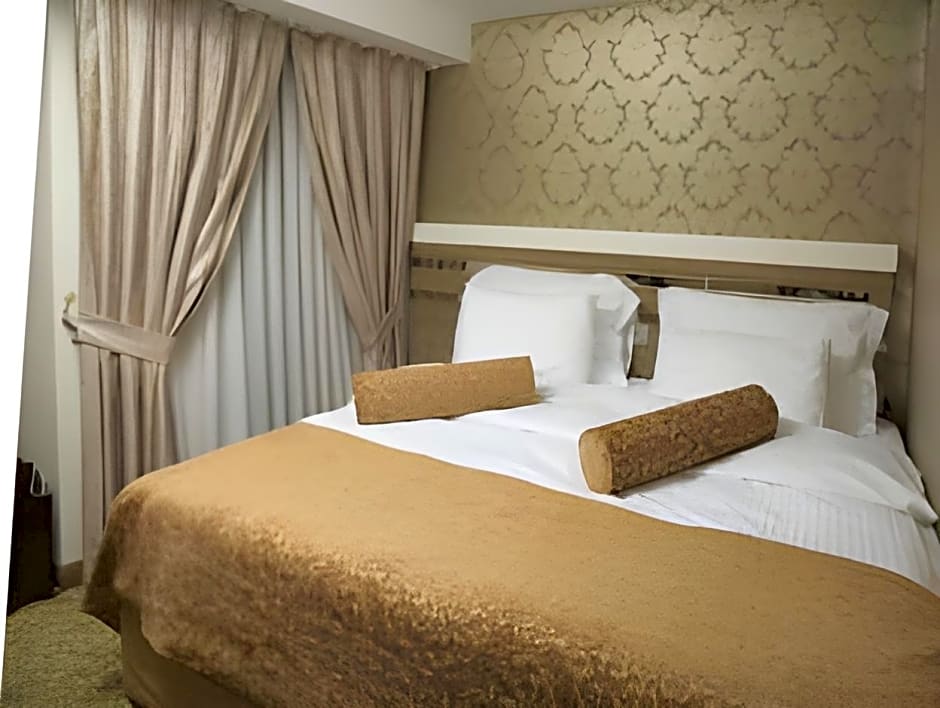 Golden Rain Hotel Old City