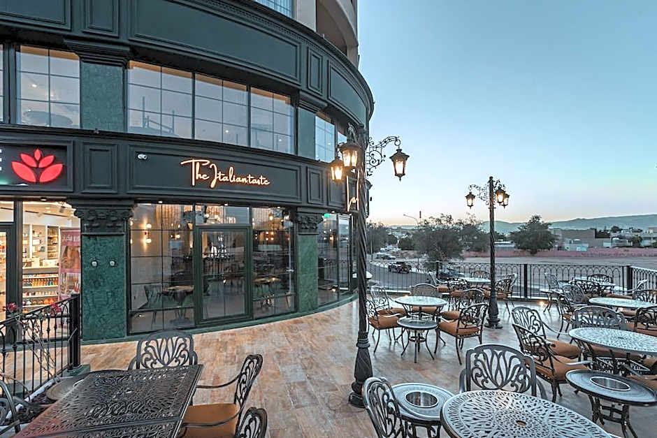 Bratus Hotel