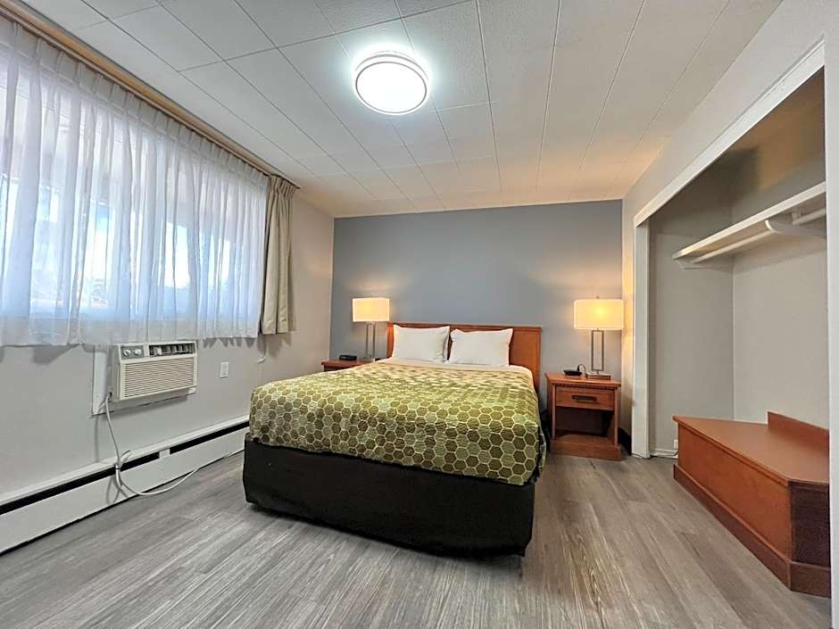 Econo Lodge Motel Village