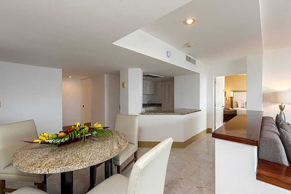 Tesoro Ixtapa Beach Resort