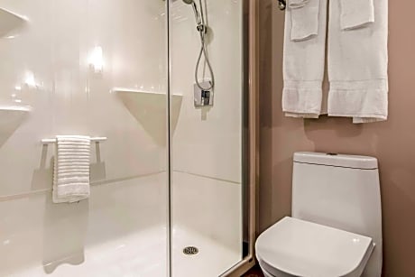 1 King Bed, Business Room, Nonsmoking