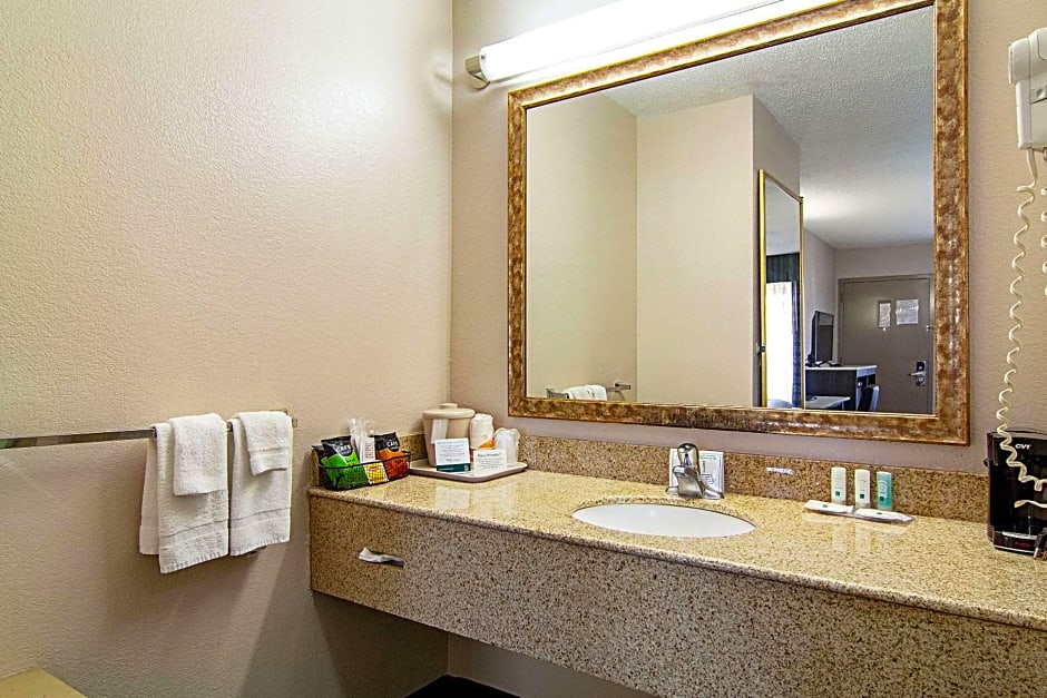 Quality Inn Savannah I-95