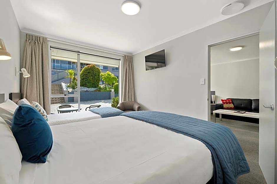 Photo 1 of 6 of 1 Bedroom Apartment