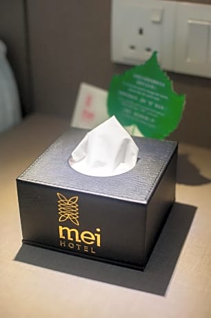 Deluxe Queen