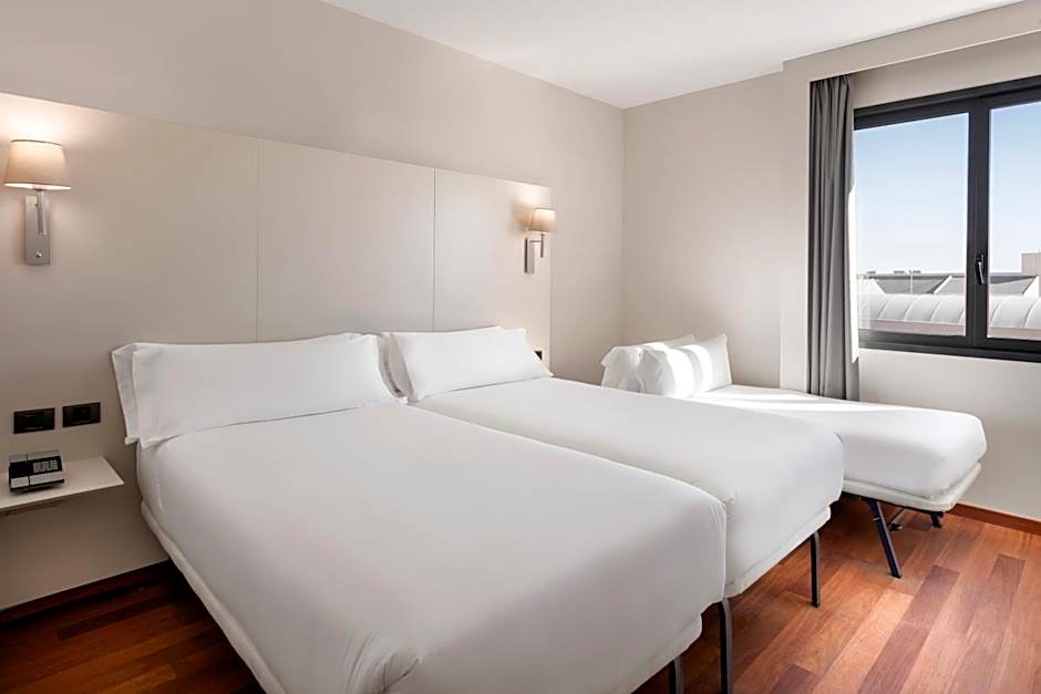 Photo 1 of 4 of Triple Room