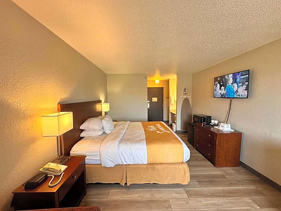 Days Inn by Wyndham Salina I-70