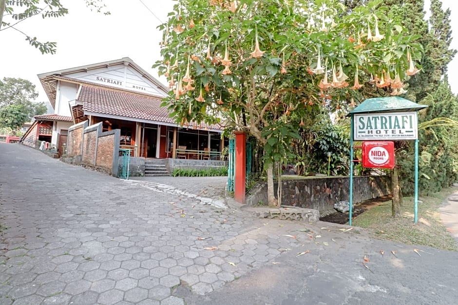 Satriafi Hotel by ZUZU