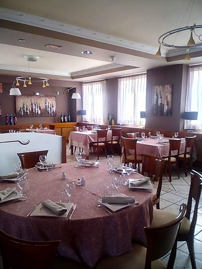 Hotel Restaurante El Tollo