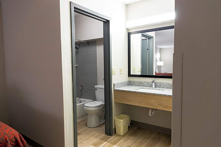 Days Inn by Wyndham Cincinnati East