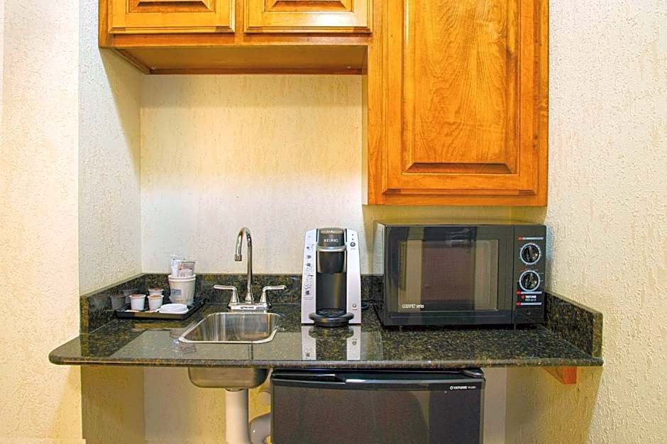 Holiday Inn Express Hotel & Suites Center By IHG