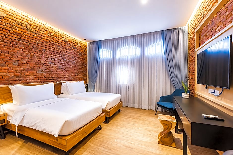 Tien Terrace Macalister