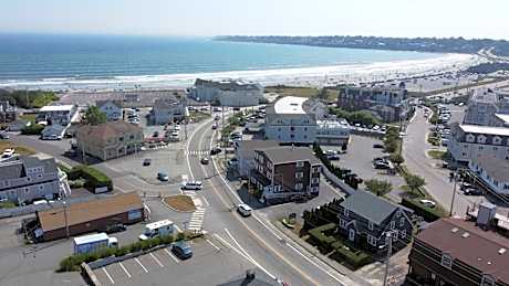 Rhea's Inn by the Sea