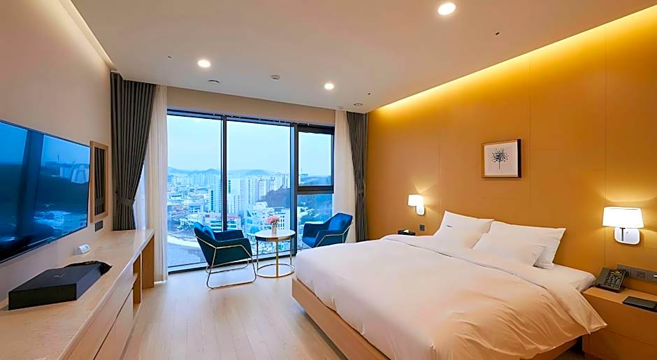 CS Hotel