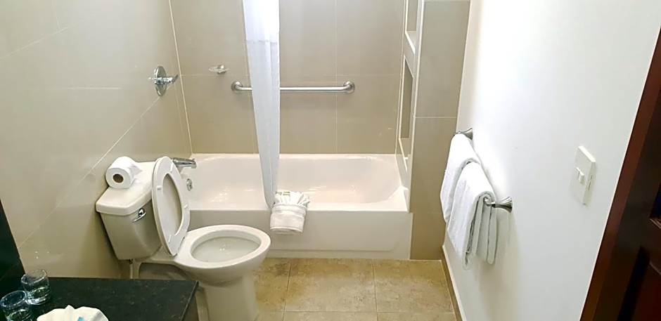 Best Western Plus Belize Biltmore Plaza