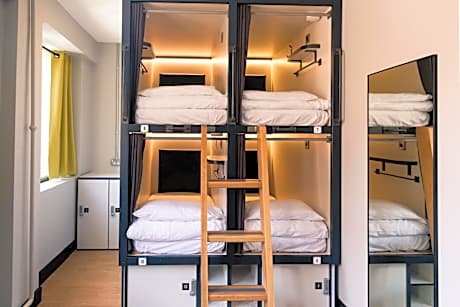 Pod in 4-6 bed Mixed Dormitory