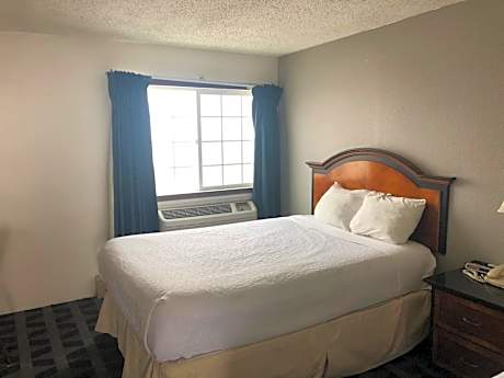 Deluxe King Room - Non-Smoking