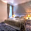 Premier Old Gates Hotel