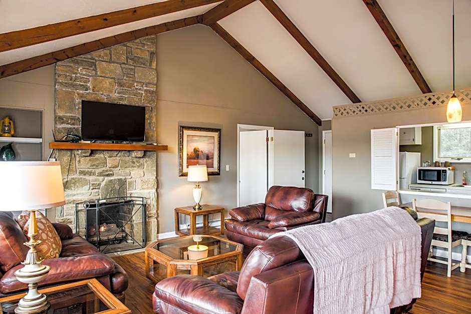 Cliff Dwellers Inn