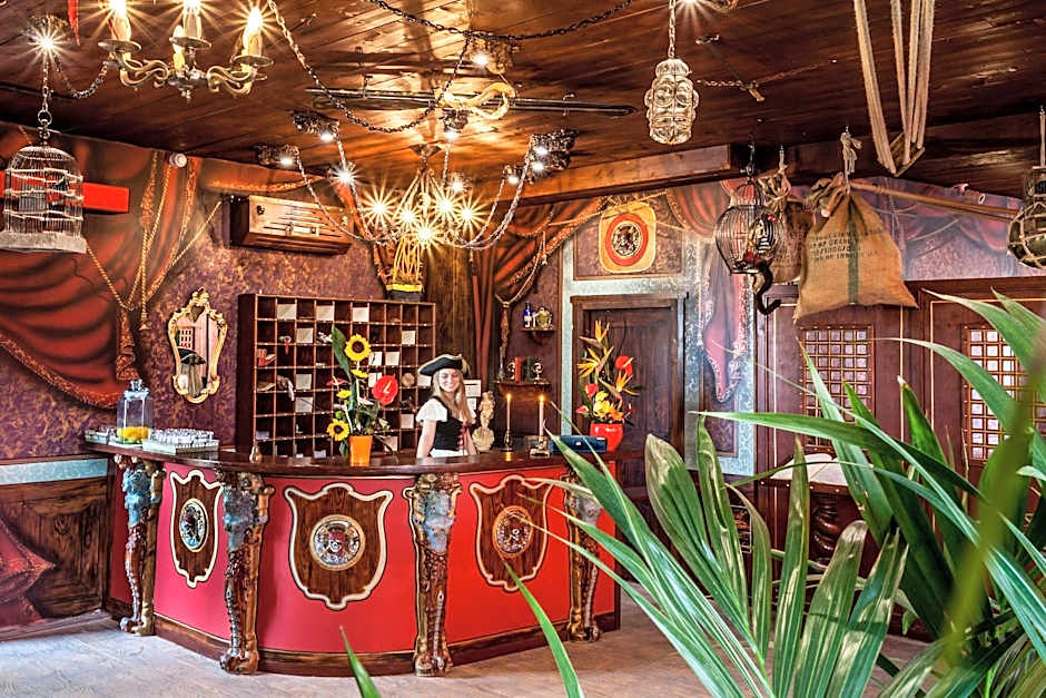 Hotel Pirates World