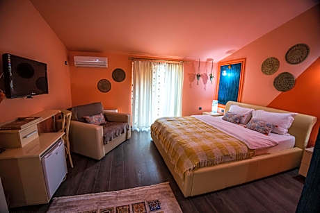 Double Room with Extra Bed (2 Adults + 1 Child)