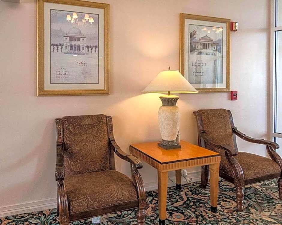 Economy Inn & Suites